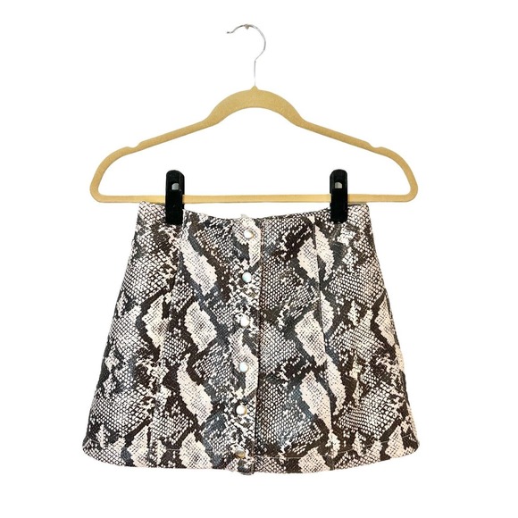 Urban Outfitters Dresses & Skirts - Urban Outfitters Womens Snake Skin Print XS Mini Skirt EUC